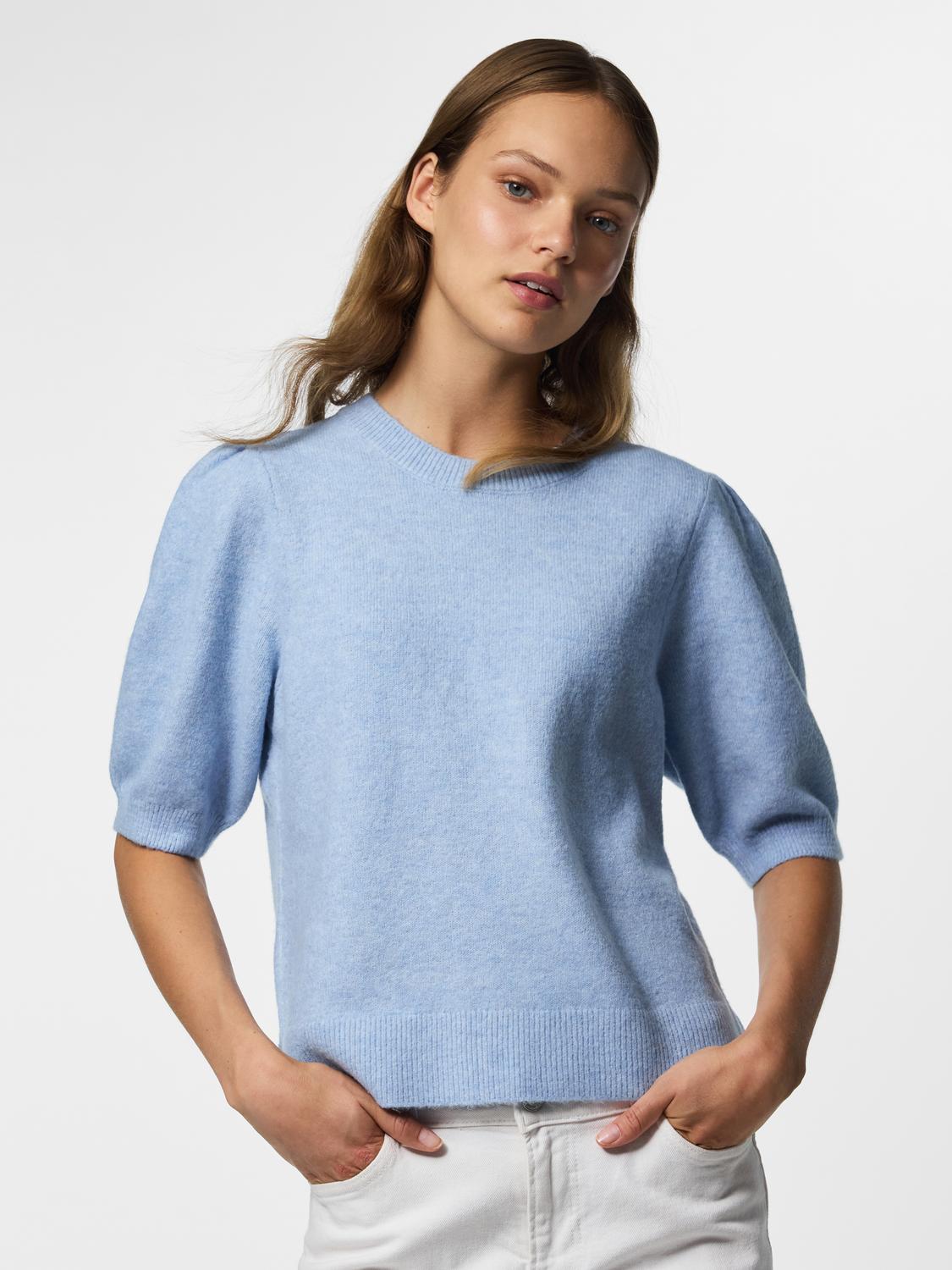 model_shot-front